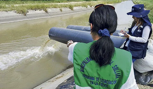 Fiscalía constata que empresa agrícola lanza aguas contaminadas a canal