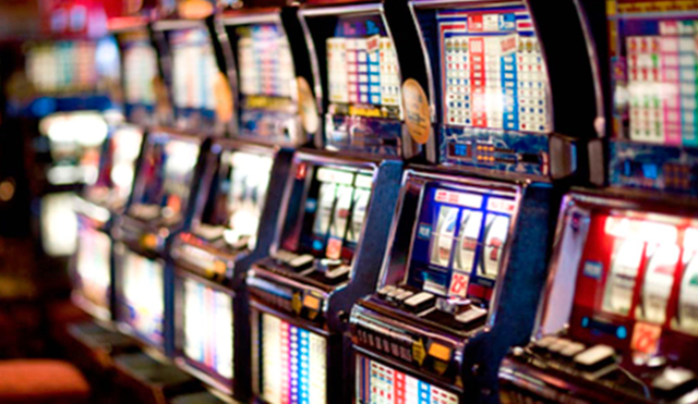 MEF se opone a derogar la aplicación del ISC a casinos y tragamonedas 
