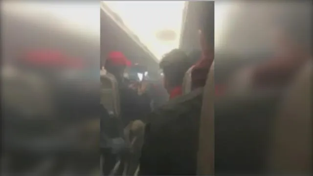 Avión que llevó a hinchas peruanos hacia Moscú tuvo incidente [VIDEO]