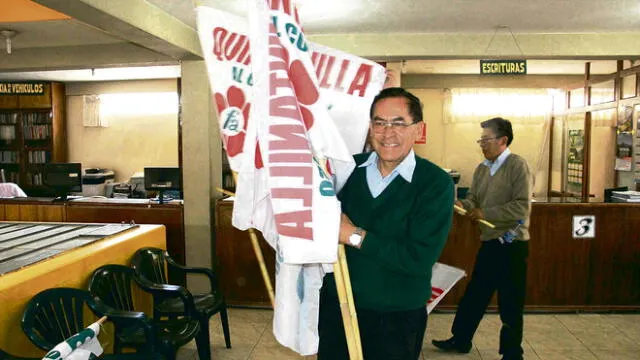 Se resiste. Excongresista Alberto Quintanilla señala que por un error de sistema no pudo declarar sus bienes. Fue excluido.