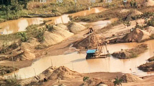 Terribles imágenes que la FAP captó en zonas donde opera la minería ilegal[FOTOS] 