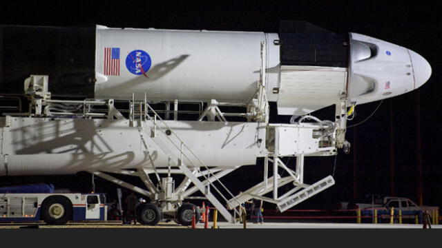 Falcon 9, cohete de SpaceX que impulsará la cápsula Crew Dragon hacia la Estación Espacial Internacional. Foto: AFP