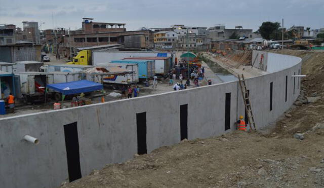 Ecuador construye muro de cuatro metros de alto en frontera con Perú [VIDEO]
