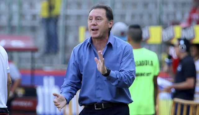 Álex Aguinaga, entrenador señalado por Aguirre, dirigió al peruano en el 2012. Foto: César Muñoz.