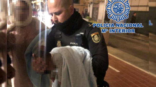 El bebé, en estado consciente, fue trasladado a un hospital para ser atendido. (Foto: Policía Nacional España)