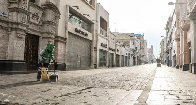 Personal de limpieza recogió los residuos de las calles céntricas. Foto: Municipalidad de Arequipa.