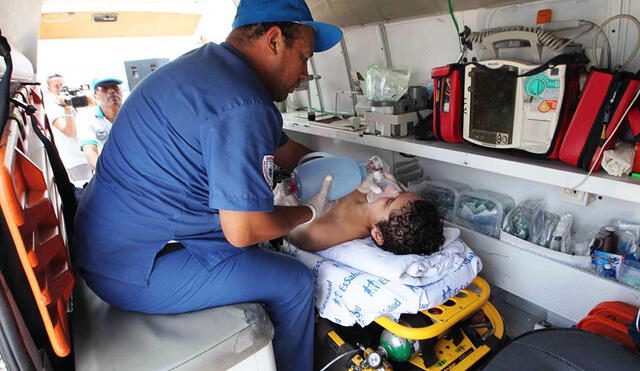EsSalud apoyó a damnificados con hospital itinerante