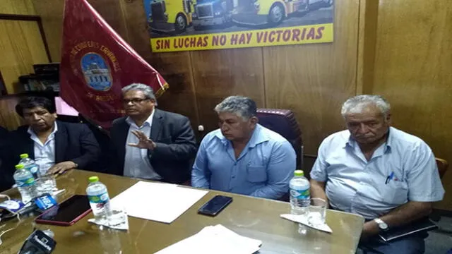 Transportistas piden a Martín Vizcarra dar marcha atrás en incremento del ISC [VIDEO]