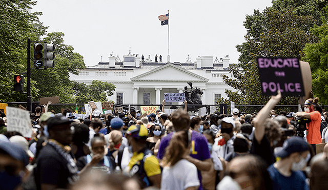 Miedo. Cuando los manifestantes llegaron a la Casa Blanca, el presidente Trump se ocultó. (Foto: AFP)