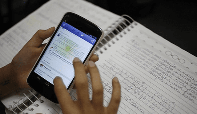 Chile: Prohibirían uso de celular en salones de clase para mejor atención