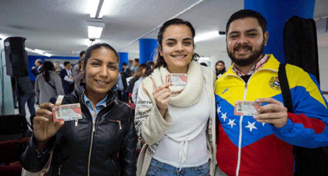 Tacna: Reconocen títulos a 1500 maestros venezolanos 