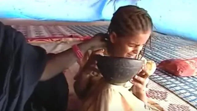 Las niñas en algunas partes de África son obligadas a engordar varios kilos hasta llegar a la obesidad. Foto: captura Youtube documental
