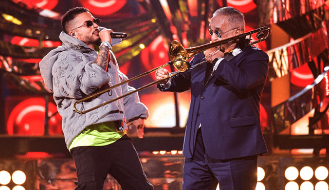 Willie Colón acompañó a Reykon en el gran cierre de Premios Lo Nuestro. Una explosión de salsa y reggaeton.