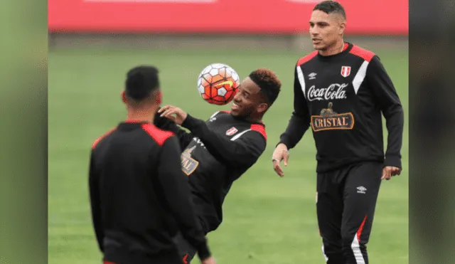 Selección peruana: Jefferson Farfán domina la situación 