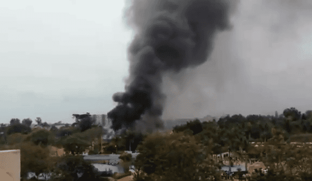 Bomberos sofocan incendio en Parque de las Leyendas