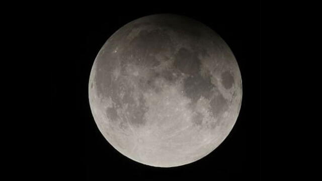 Eclipse luna penumbral captado por el astrofísico Gian Luca Massi en Roma, Italia. Crédito: Virtual Telescope Project.