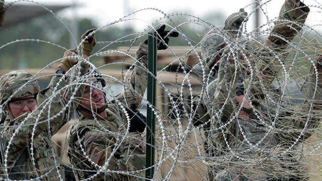 EE. UU. alista miles de soldados y cerco de púas por caravana migrante