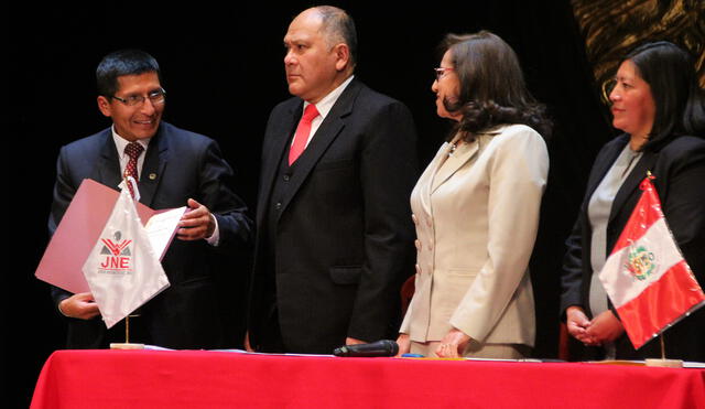 Alcaldes electos de Cusco recibieron sus credenciales [FOTOGALERÍA]