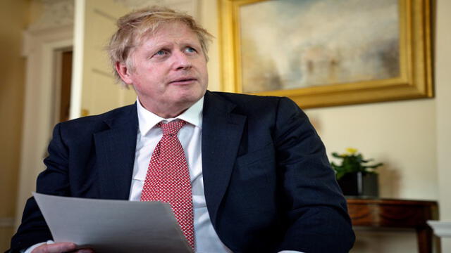 London (United Kingdom), 12/04/2020.- A handout photo made available by 10 Downing Street shows Britain's Prime Minister Boris Johnson thanks the NHS in a video message on Easter Sunday in 10 Downing Street in London, Britain, 12 April 2020. British Prime Minister Boris Johnson was discharged from hospital on 12 April 2020. Johnson was treated for the pandemic COVID-19 disease caused by the SARS-CoV-2 coronavirus at St. Thomas'. (Reino Unido, Londres) EFE/EPA/PIPPA FOWLES/n10 DOWNING STREET / HANDOUT MANDATORY CREDIT: Pippa Fowles/n10 Downing Street. HANDOUT EDITORIAL USE ONLY/NO SALES