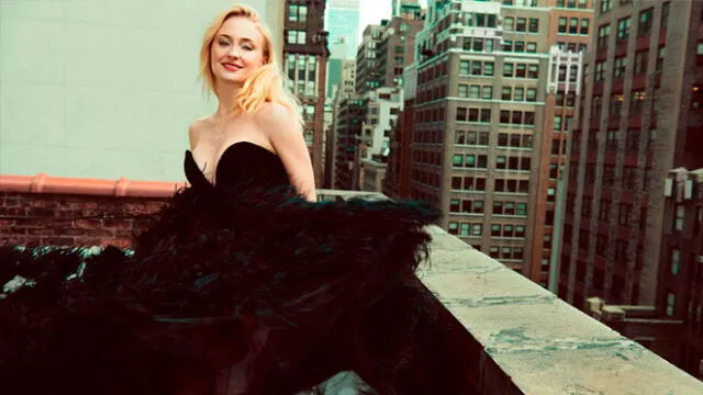 Sophie Turner revela que se besaba con Maisie William en set de Game Of Thrones [VIDEO]