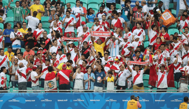 Perú vs Uruguay: Celebración de la hinchada peruana