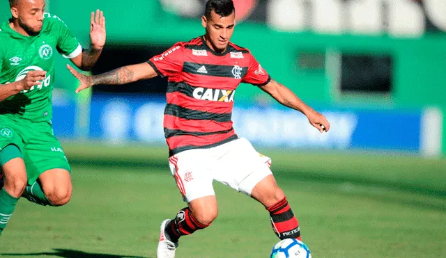 Miguel Trauco destaca con espectacular pase gol en el triunfo del Flamengo [VIDEO]