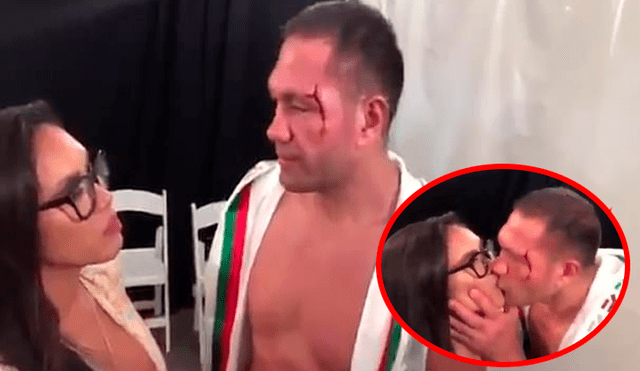 Boxeador besa a periodista durante entrevista y genera indignación en las redes [VIDEO]