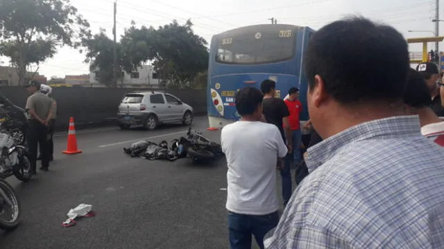 Chofer de la empresa San Felipe Express fue llevado a la comisaría para que pase por las diligencias correspondientes. (Foto: Luis Villanueva / La República)