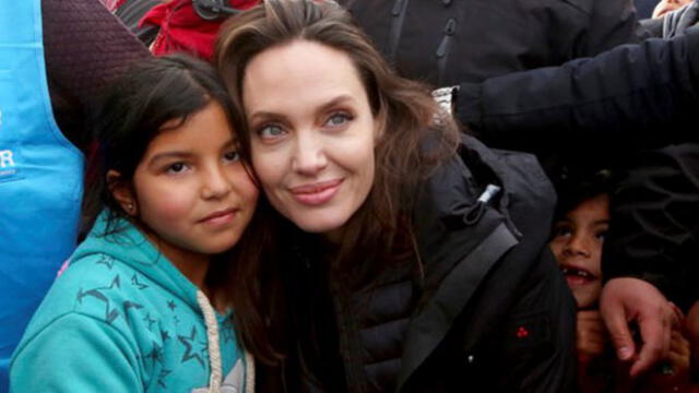 Angelina Jolie visita a venezolanos en albergues y puesto fronterizo en Tumbes [VIDEO]