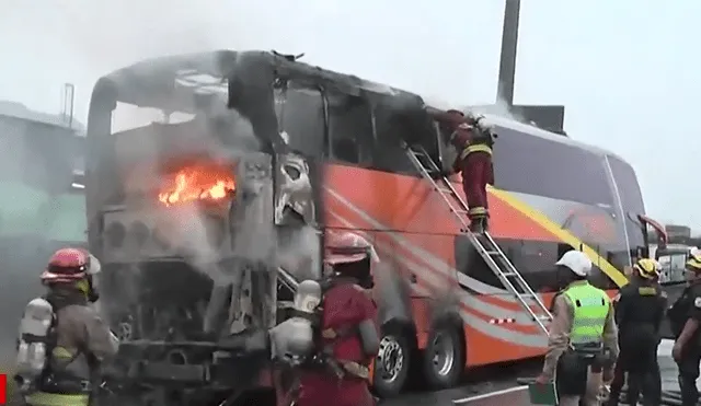Vía Evitamiento: Incendio en bus interprovincial es controlado [VIDEO]