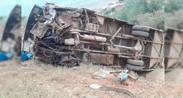 Áncash: camioneta cae a un abismo y tres personas mueren 