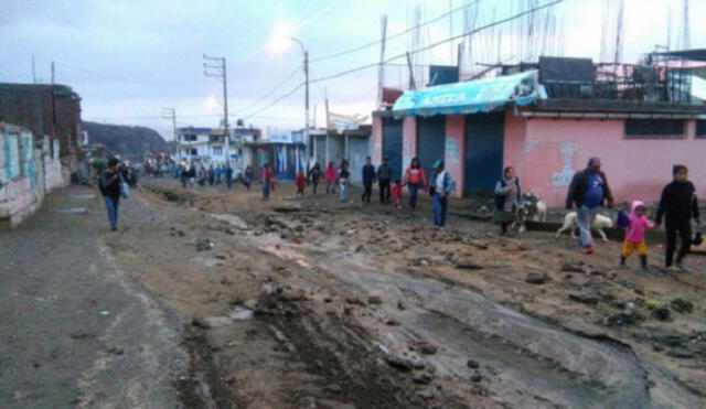 Arequipa: lluvias intensas dejaron más de 150 viviendas inundadas y vías obstruidas por huaicos