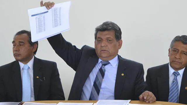 Álvarez juntará firmas  para anular elecciones