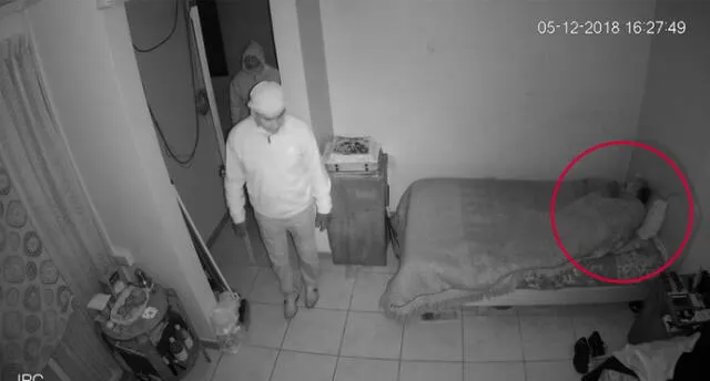 Cusco: Delincuentes hacen de las suyas en casa mientras anciano duerme [VIDEO]