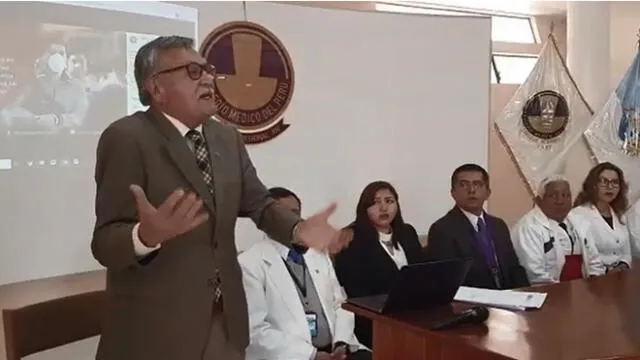 Colegio Médico de Puno recurrió a periodista Efraín Pinazo para dar información en aimara.