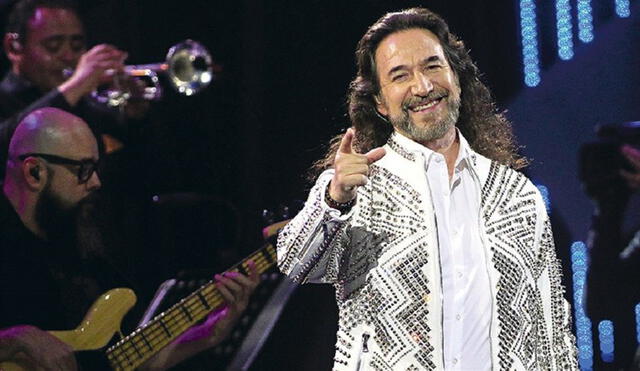 Marco Antonio Solís se vuelve objeto de deseo tras publicar foto en gimnasio [FOTOS]