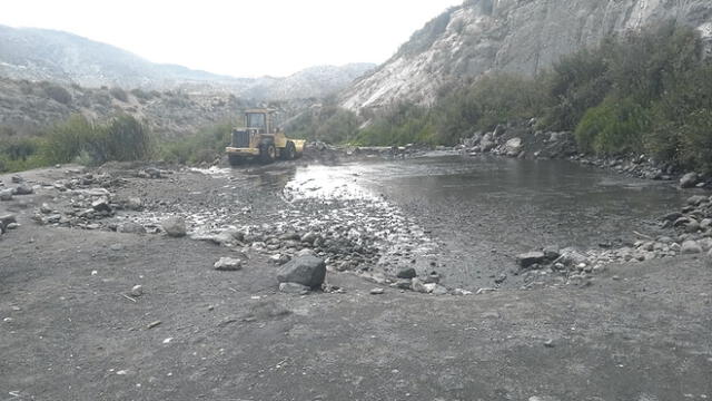 En Arequipa municipio de Yura destruye pozas de Quiscos 