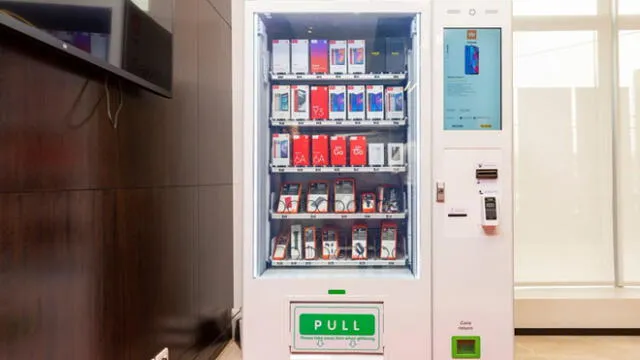 Xiaomi presenta su increíble máquina expendedora para comprar móviles [FOTOS]