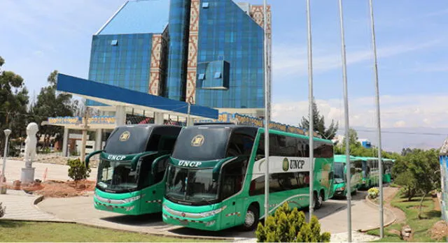 UNCP adquiere diez modernos buses