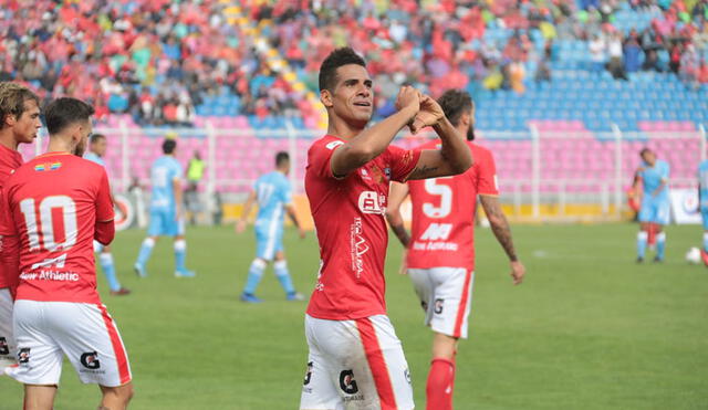Cienciano goleó 5-2 a Llacuabamba. Miguel Curiel festejó su gol con una curiosa celebración. Foto: Liga1Movistar.