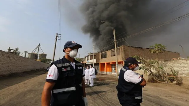 Incendio en Comas: Minsa declara alerta sanitaria en Lima Norte