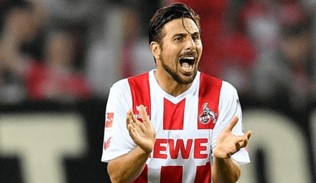 Claudio Pizarro se ofrece a jugar en otros puestos en el Colonia