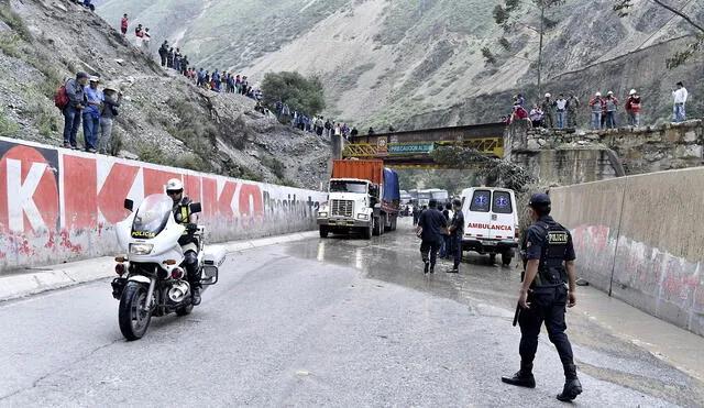 Ayacucho: balacera entre policías y delincuentes que asaltaban bus