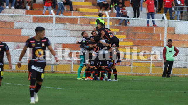 CELEBRACIÓN. Ayacucho FC sentenció el partido en el segundo tiempo.