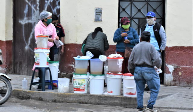 Comercio informal en la ciudad de Chiclayo. Foto Luis Rodríguez.