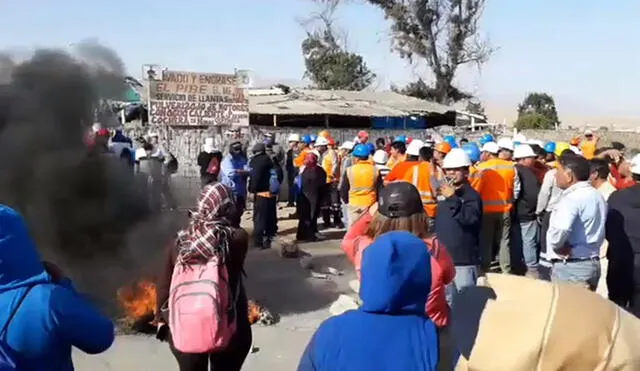 Discusión entre manifestantes y transportistas ocurrió en sector en El Tambeñito en Mollendo