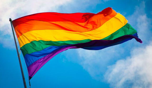 Tarapoto: bandera LGTBI colgada en Municipalidad genera controversia