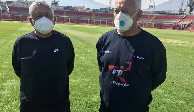 Gerente deportivo de FBC Melgar Gustavo Vivanco y jefe del IPD Arequipa José Luis Tejeda, inspeccionaron el estadio Melgar para que el Dominó vuelva a entrenar.