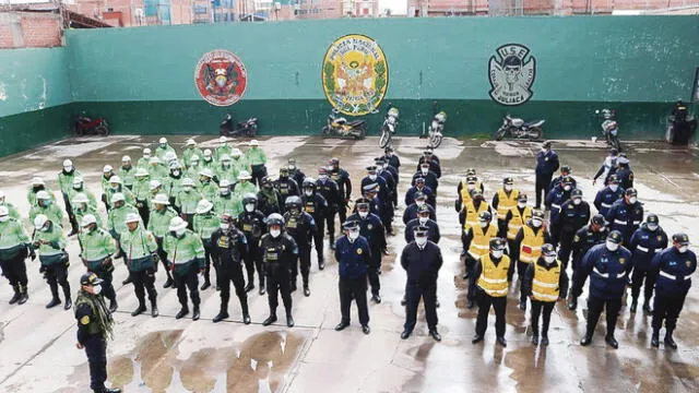 Policías son afectados.