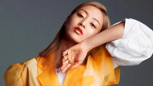 Jihyo de TWICE aparece en la portada de marzo 2020 para la revista Allure.